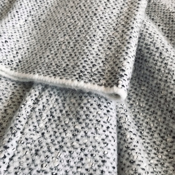 Black & white button sweater - Picture 7 of 8